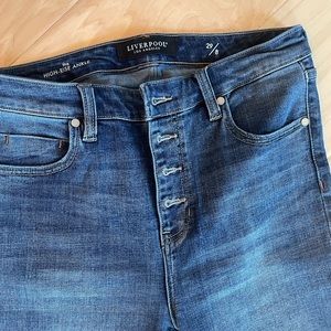 Liverpool button up jeans NEW. Size 8/29